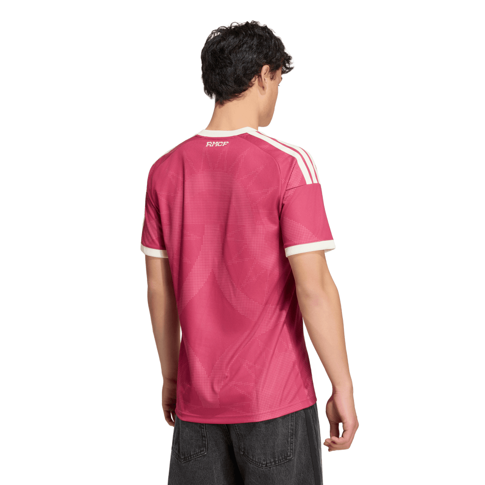 IA7520_4_APPAREL_On Model_Back View_transparent